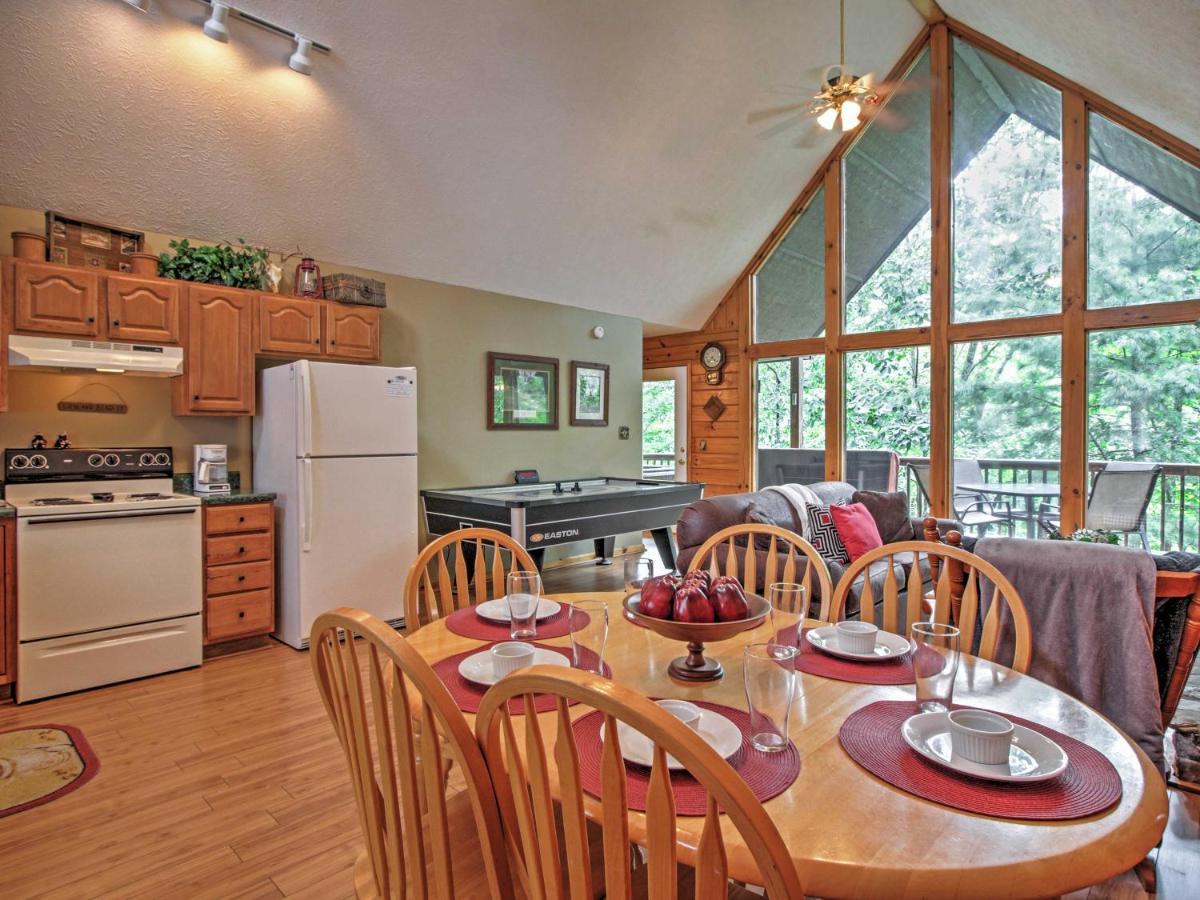 Idyllic Cabin With Hot Tub Less Than 2 Mi To Dollywood! Sevierville Exteriér fotografie