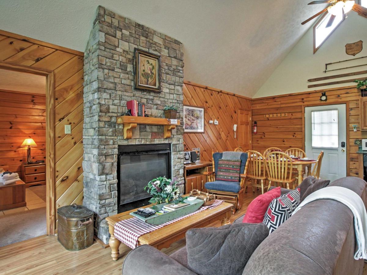 Idyllic Cabin With Hot Tub Less Than 2 Mi To Dollywood! Sevierville Exteriér fotografie